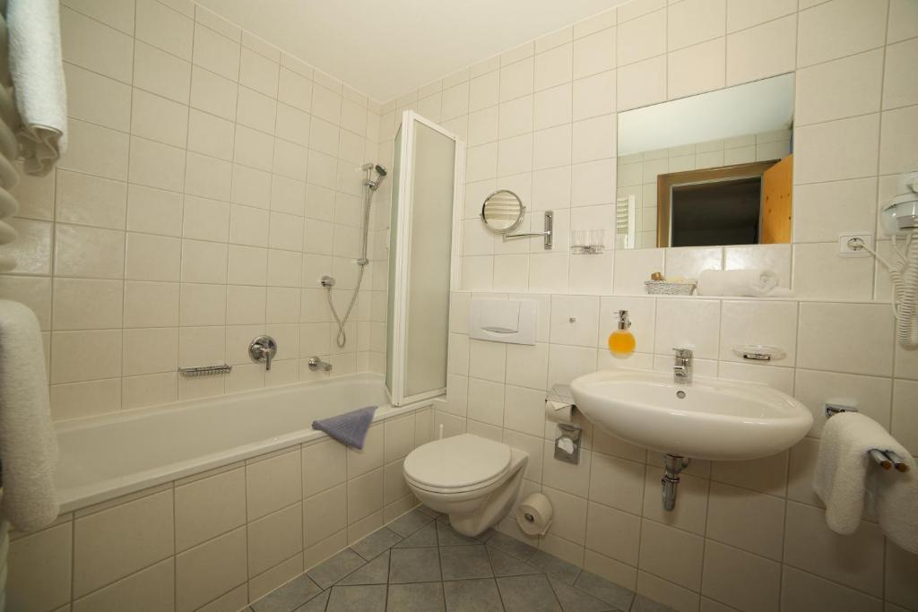 Hotel Oberschmied Reit im Winkl Room photo